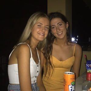 Meet your Posher, Laura